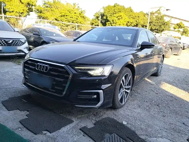 Фотография автомобиля — Audi A6L