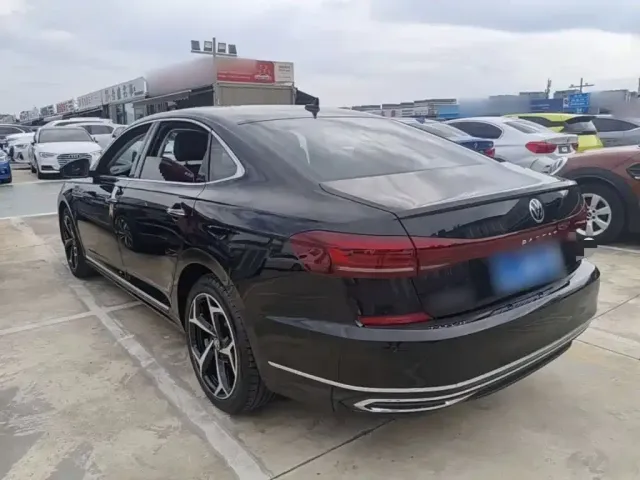 Volkswagen Passat 2023 Facelift 330TSI Starlight Luxury Edition — Фото автомобиля 22