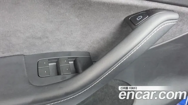 Tesla Model Y — Фото автомобиля 27