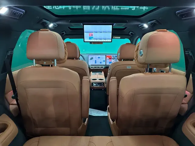 Li Auto Li L8 2025 Ultra Smart Renewal Edition — Фото автомобиля 10