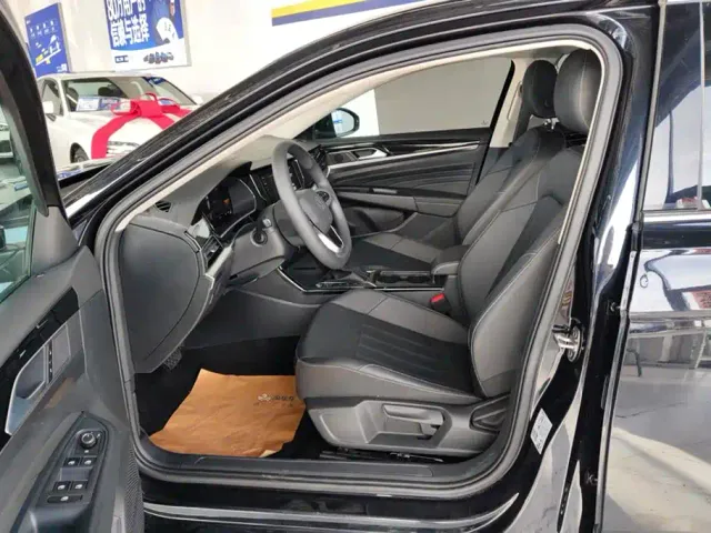 Volkswagen Passat — Фото автомобиля 9