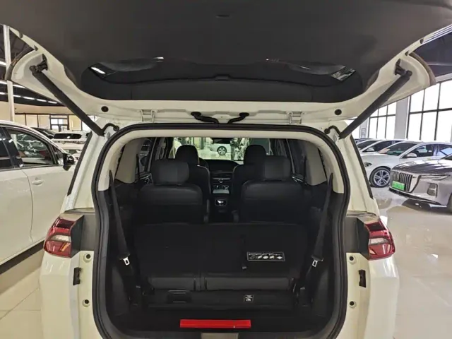 GAC Trumpchi M6 — Фото автомобиля 18