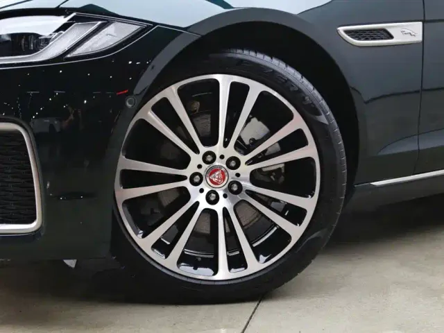Jaguar XFL — Фото автомобиля 26