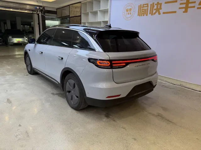 Leapmotor C11 — Фото автомобиля 6