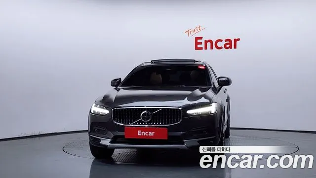 Вольво V90 — Фото автомобиля 3