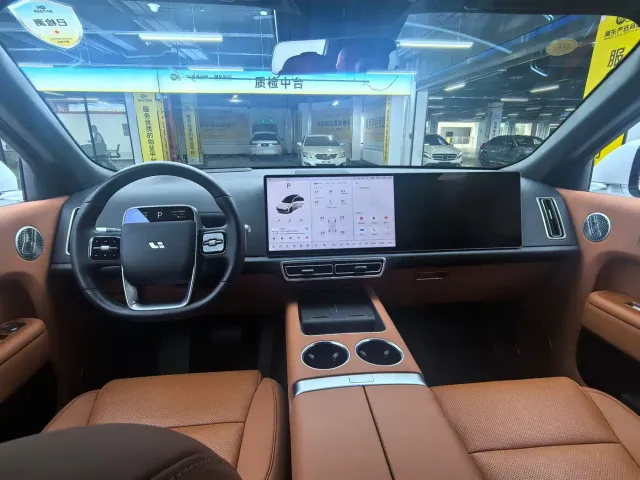Li Auto L8 — Фото автомобиля 7