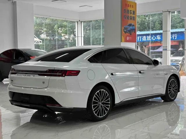 BYD Han — Фото автомобиля 12