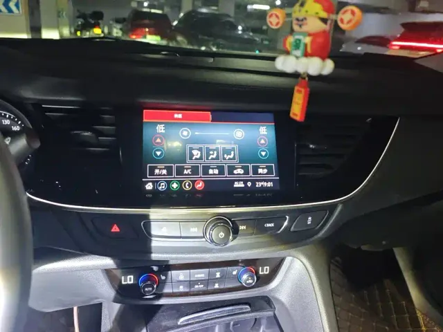 Buick Regal — Фото автомобиля 13