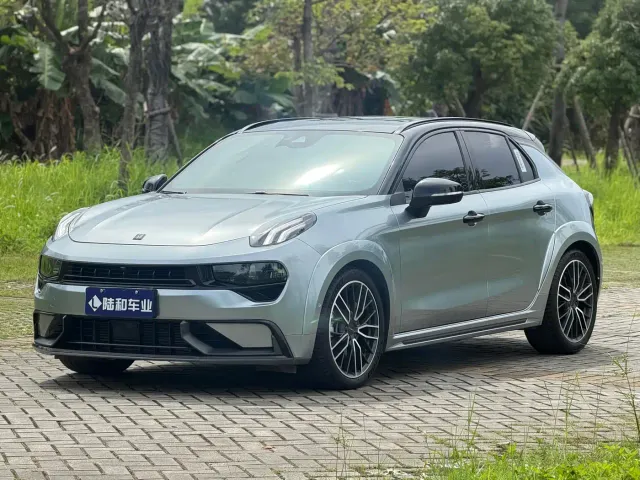 Фотография автомобиля — Lynk & Co 02 Hatchback