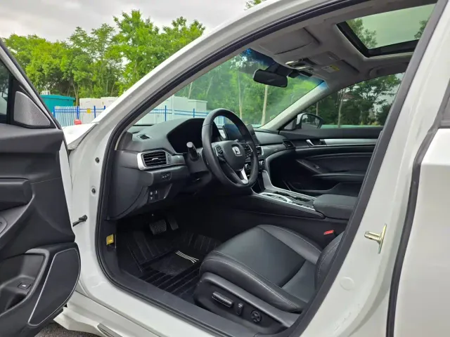 Honda Accord — Фото автомобиля 4
