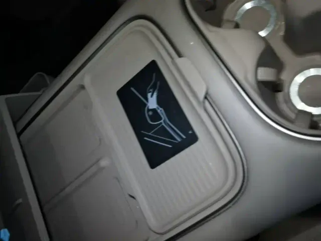 Li Auto Li Auto i6 2025 2WD Base Model — Фото автомобиля 8