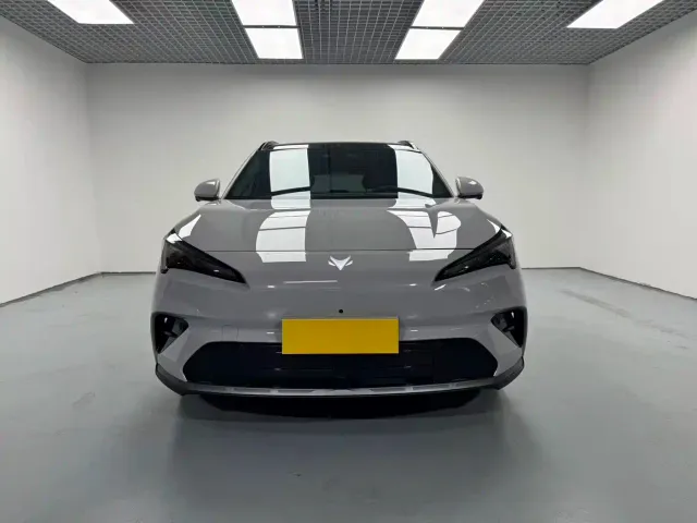 Arcfox Alpha T5 — Фото автомобиля 2