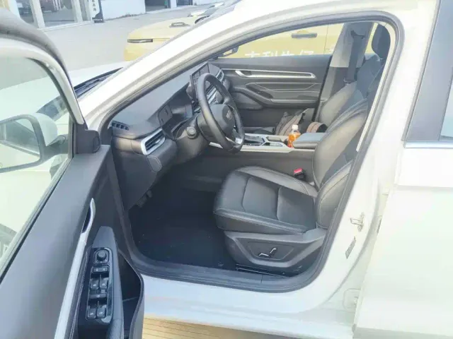 Geely Emgrand — Фото автомобиля 8