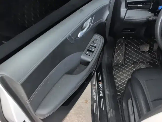Roewe i5 — Фото автомобиля 7