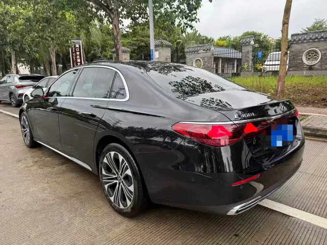 Mercedes-Benz E-Class — Фото автомобиля 8