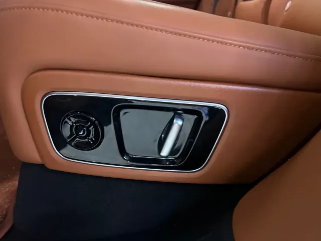 Li Auto L7 — Фото автомобиля 18