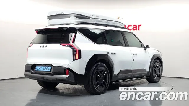 Kia EV9 — Фото автомобиля 2