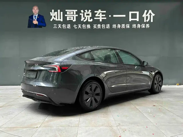 Tesla Model 3 — Фото автомобиля 18