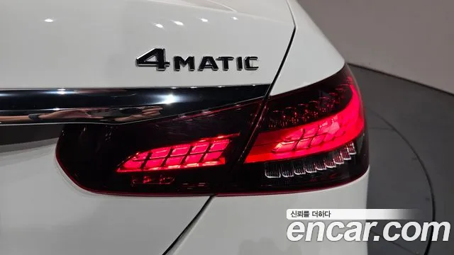 Mercedes-Benz E-Class — Фото автомобиля 18