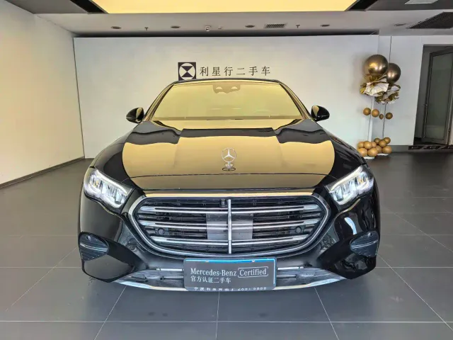 Mercedes-Benz E-Class — Фото автомобиля 2