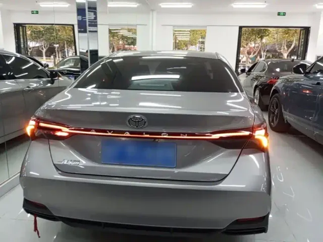 Toyota Avalon — Фото автомобиля 5