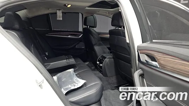 BMW 5-Series 5 серия (G30) 530i xDrive Luxury — Фото автомобиля 12