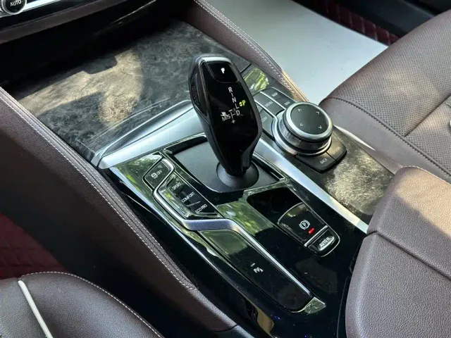 BMW 5 Series — Фото автомобиля 9