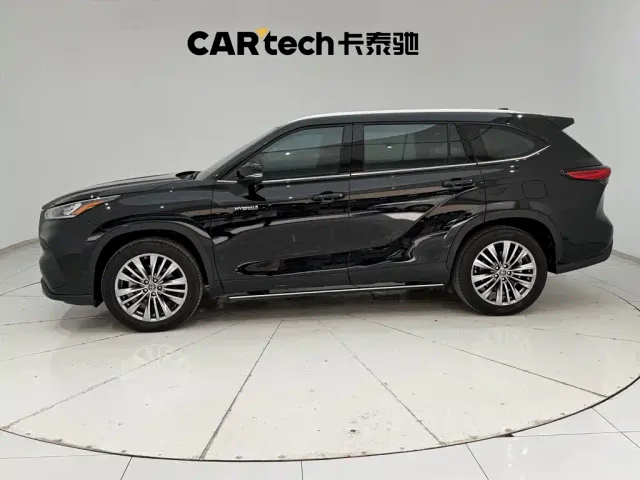 Toyota Highlander — Фото автомобиля 7