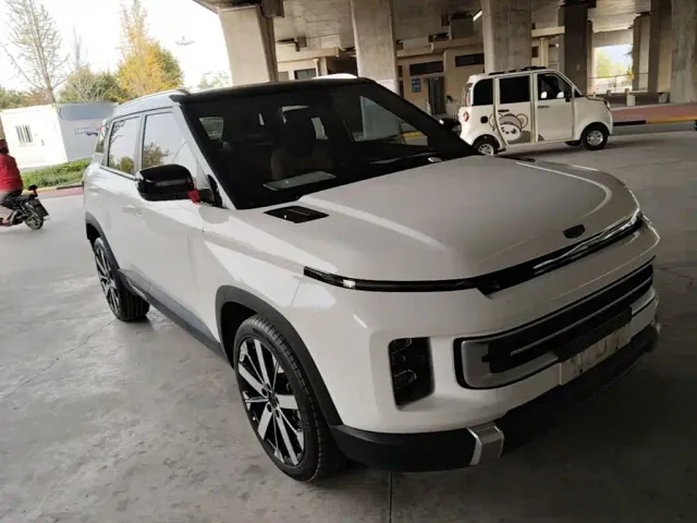 Geely ICON — Фото автомобиля 3