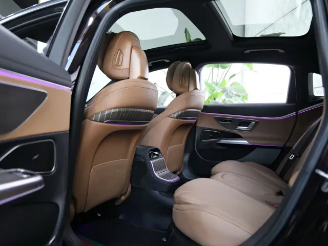 Mercedes-Benz E-Class — Фото автомобиля 16