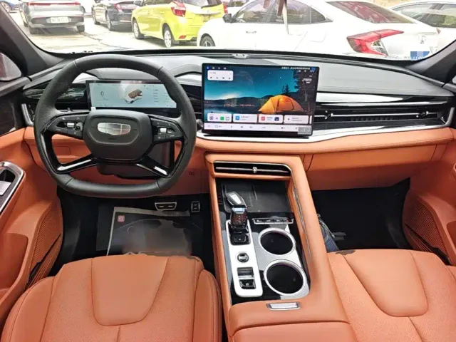 Geely Boyue — Фото автомобиля 9