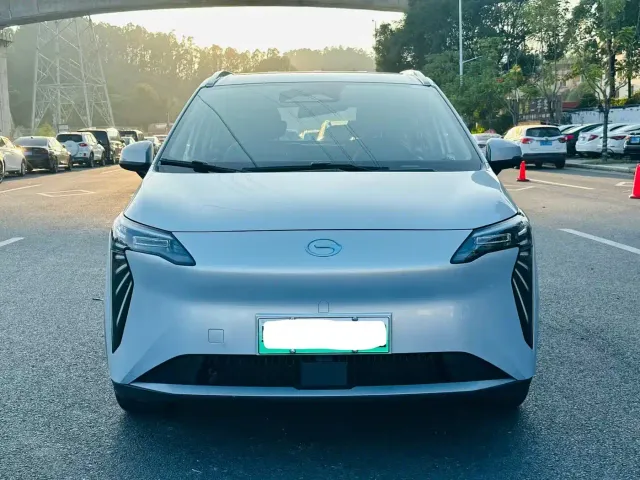GAC Aion Y — Фото автомобиля 2