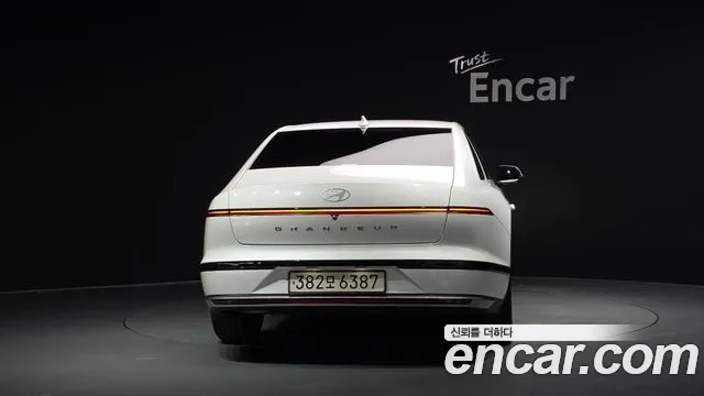 Hyundai Grandeur GN7 — Фото автомобиля 4