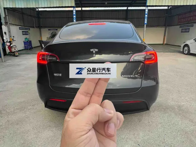 Tesla Model Y — Фото автомобиля 4