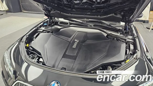 BMW i7 G70 — Фото автомобиля 9
