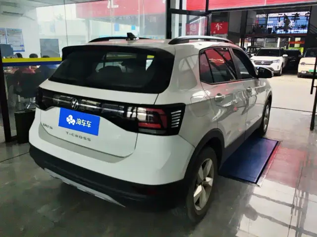 Volkswagen T-Cross — Фото автомобиля 3