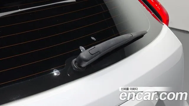 Kia Niro — Фото автомобиля 30