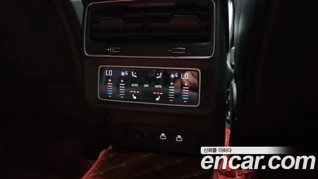 Audi Q8 55 TFSI quattro Premium — Фото автомобиля 16