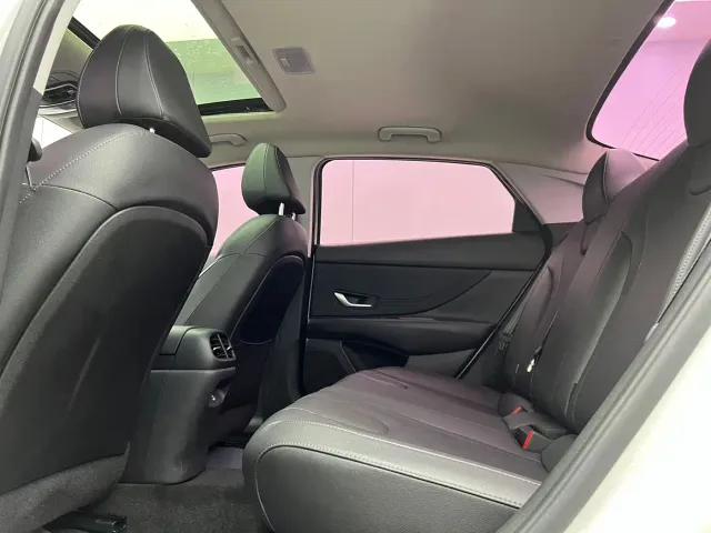 Hyundai Elantra — Фото автомобиля 8