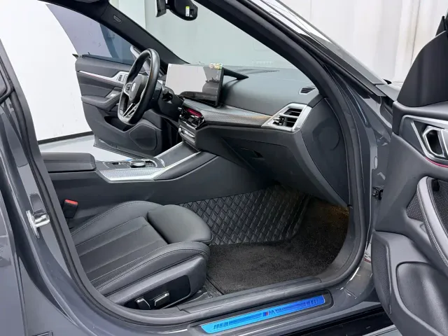 BMW i4 — Фото автомобиля 10