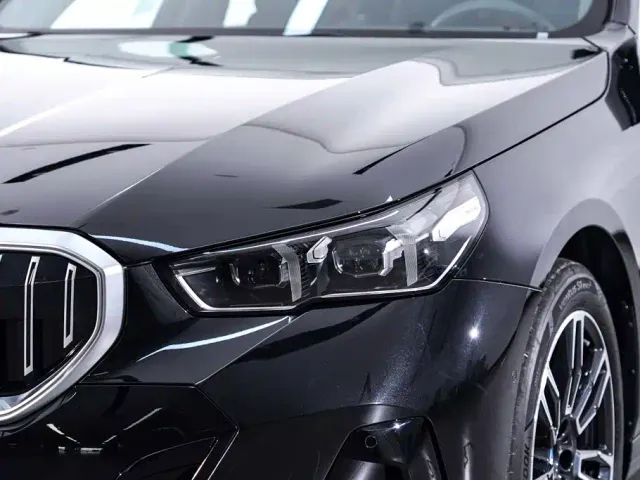 BMW 5 Series — Фото автомобиля 10