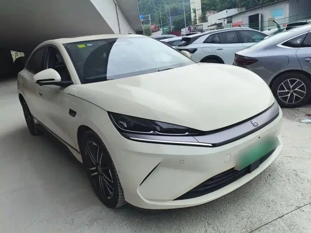 BYD Qin L — Фото автомобиля 3