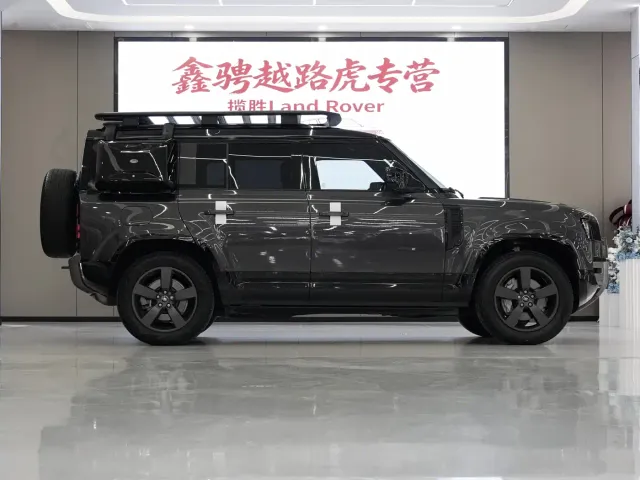 Land Rover Defender — Фото автомобиля 7