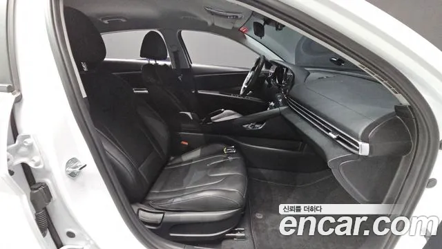 Hyundai Avante CN7 — Фото автомобиля 18