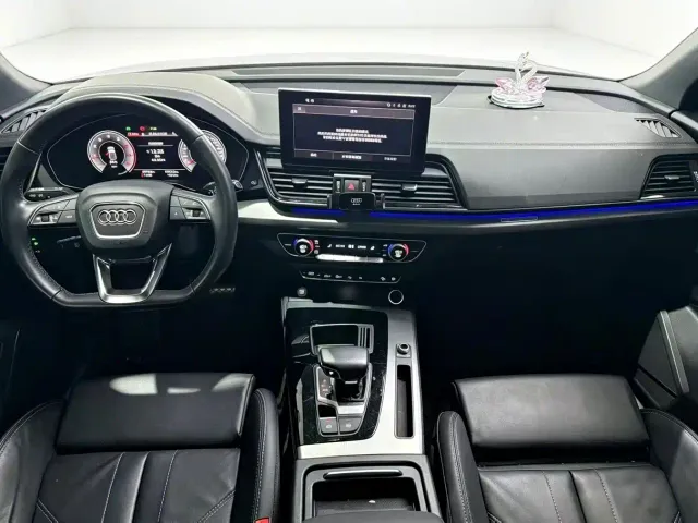 Audi Q5L Sportback — Фото автомобиля 5