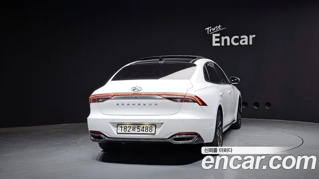 Hyundai Grandeur — Фото автомобиля 4