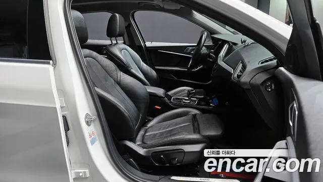 BMW 1 Series F40 — Фото автомобиля 10