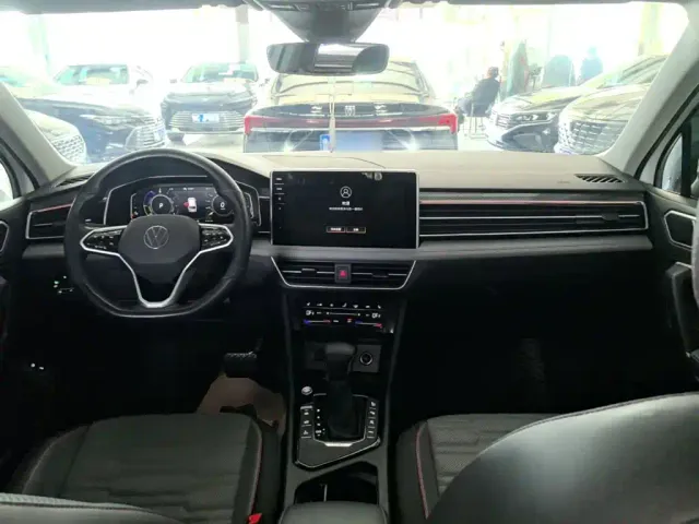 Volkswagen Tiguan L PHEV — Фото автомобиля 9