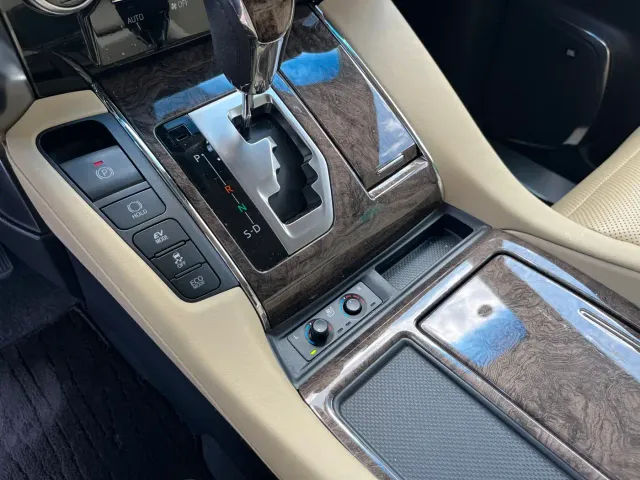 Toyota Vellfire — Фото автомобиля 16