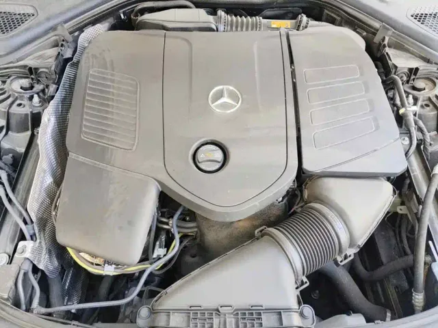 Mercedes-Benz E-Class — Фото автомобиля 3